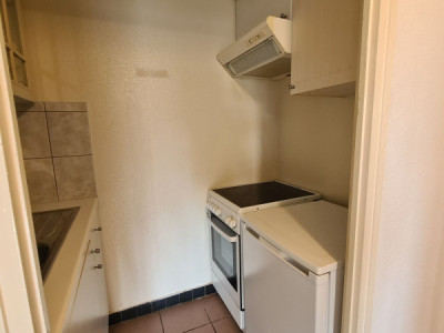 Studio au 7e étage image 2