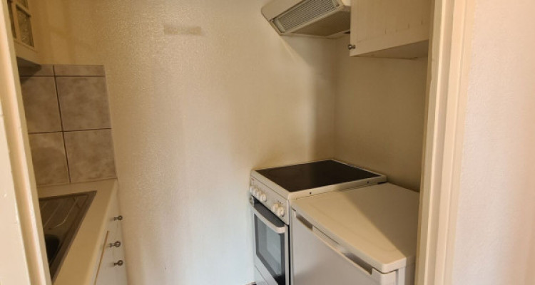 Studio au 7e étage image 2