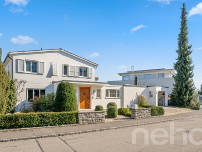 Exklusive Villa mit Galerie, Indoor-Pool und Gartenidylle image 1