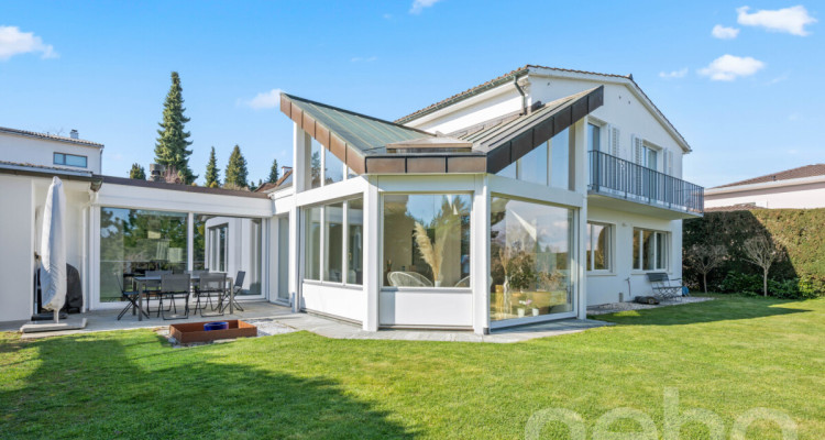 Exklusive Villa mit Galerie, Indoor-Pool und Gartenidylle image 3