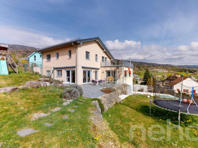 Maison passive avec studio, piscine et vue dégagée image 1
