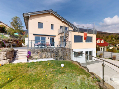 Maison passive avec studio, piscine et vue dégagée image 2