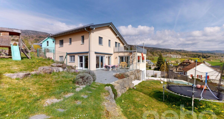 Maison passive avec studio, piscine et vue dégagée image 1