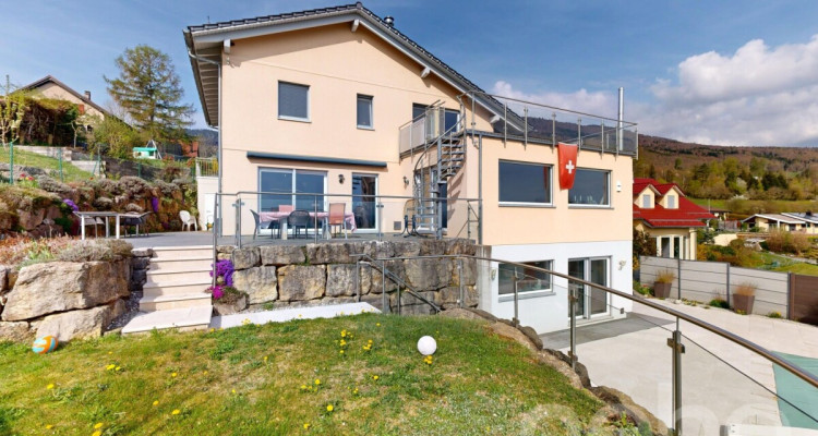 Maison passive avec studio, piscine et vue dégagée image 2