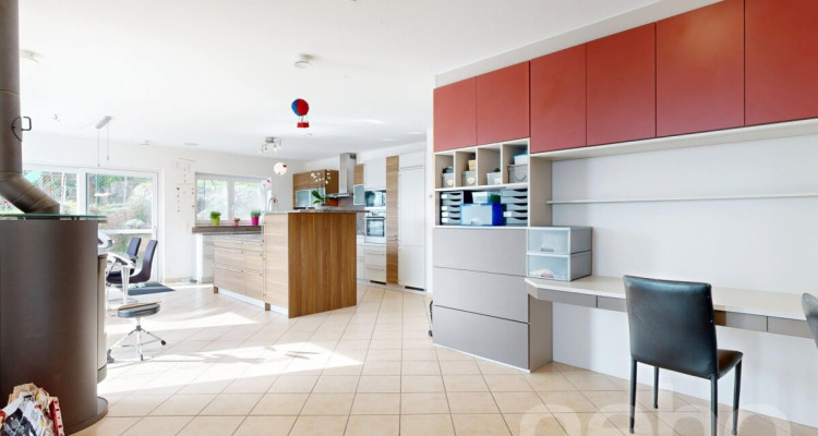 Maison passive avec studio, piscine et vue dégagée image 5