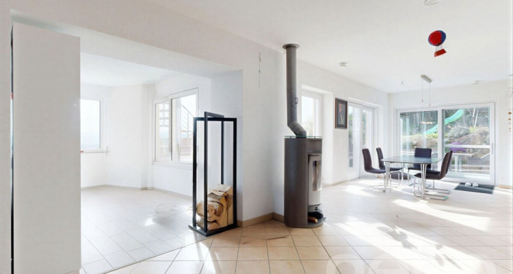 Maison passive avec studio, piscine et vue dégagée image 7