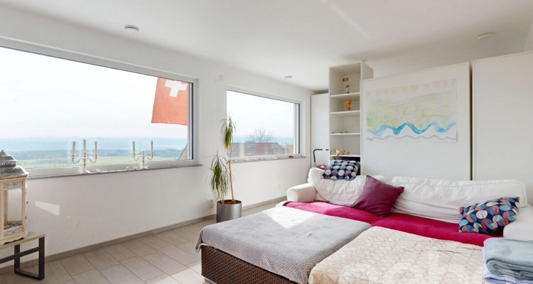 Maison passive avec studio, piscine et vue dégagée image 8