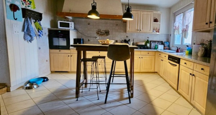 Authentique maison villageoise, Charme et volumes à Boveresse image 7