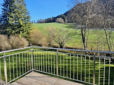  Villa  contigüe située dans un agréable quartier prisé de Fleurier image 9