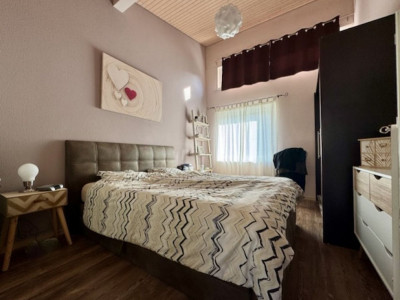 Maison mitoyenne avec deux logements, possibilités activité indépendante, location.. image 12