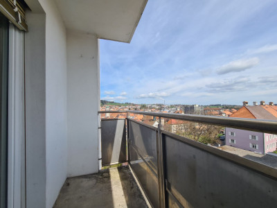 Appartement de 2.5 pièces au 10e étage image 1