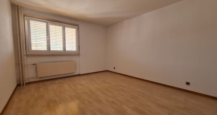 Appartement de 2.5 pièces au 10e étage image 4