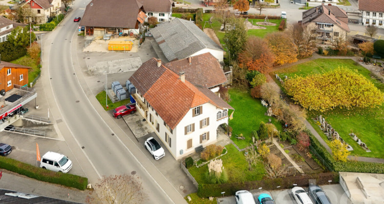 Charmantes Zweifamilienhaus mit Potenzial in Kappelen image 4