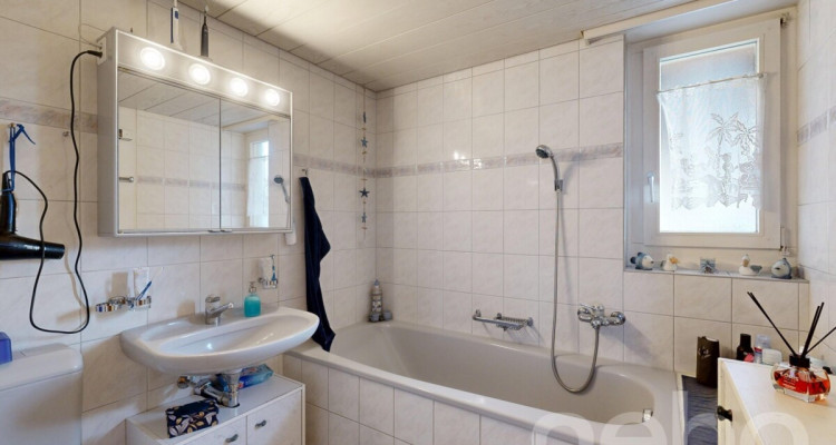 Charmantes Zweifamilienhaus mit Potenzial in Kappelen image 10