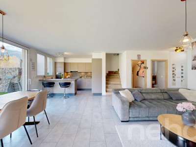 Superbe maison mitoyenne en bout de rangée image 1