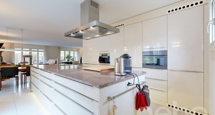 Modernes 5.5-Zimmer Reiheneckhaus mit Garten in Aristau image 3