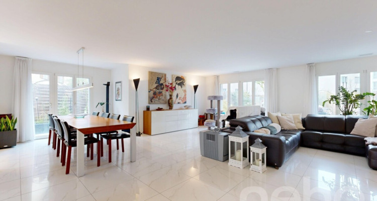 Modernes 5.5-Zimmer Reiheneckhaus mit Garten in Aristau image 4