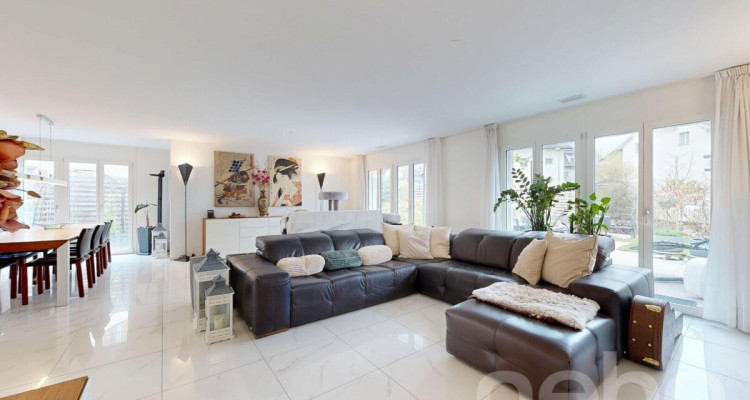 Modernes 5.5-Zimmer Reiheneckhaus mit Garten in Aristau image 5