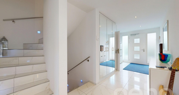 Modernes 5.5-Zimmer Reiheneckhaus mit Garten in Aristau image 7