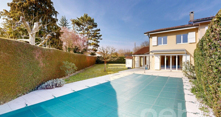 Dans un quartier de villas image 1