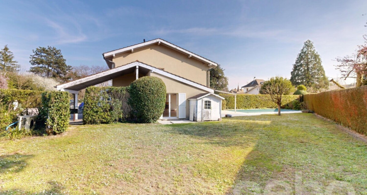 Dans un quartier de villas image 3