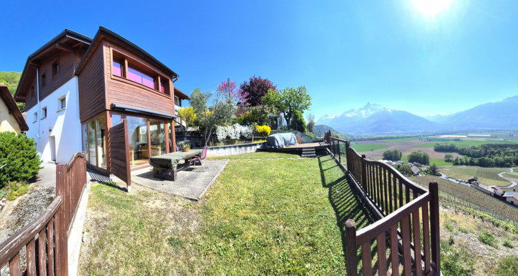 Maison villageoise de 4,5 pièces, toute rénovée et agrandie, vue magnifique image 1