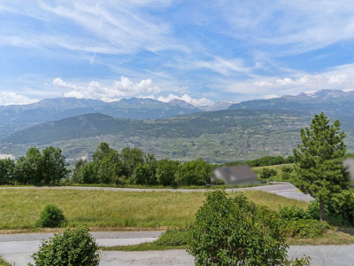 Chalet avec grand terrain, vue sur les Alpes et calme absolu image 3