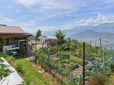 Chalet avec grand terrain, vue sur les Alpes et calme absolu image 4