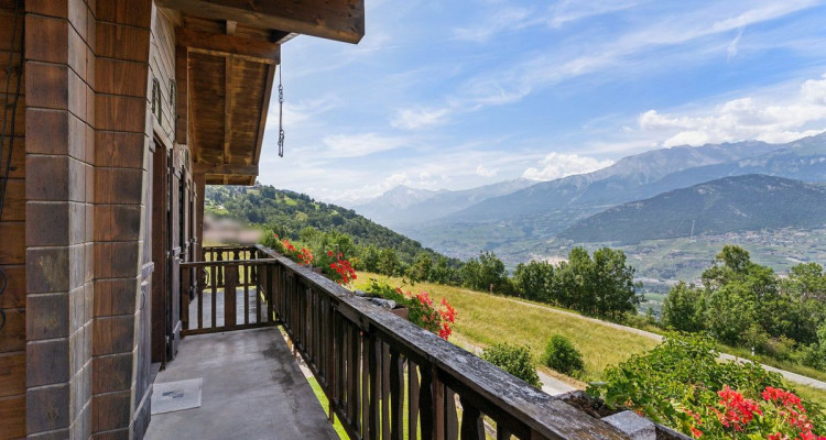 Chalet avec grand terrain, vue sur les Alpes et calme absolu image 2