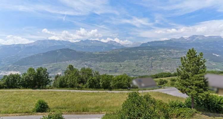 Chalet avec grand terrain, vue sur les Alpes et calme absolu image 3