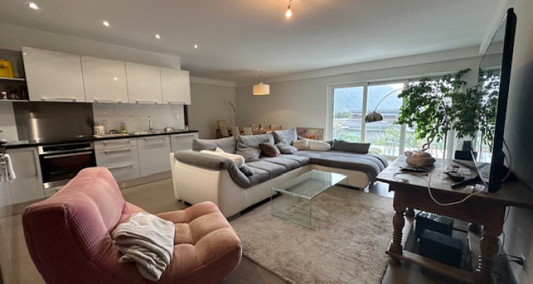 BEL APPARTEMENT DANGLE EN ATTIQUE AU CENTRE DU VILLAGE DEVIONNAZ image 4