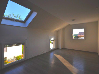 Villa en triplex avec bureau, au cœur des vignobles et des pommiers  image 5