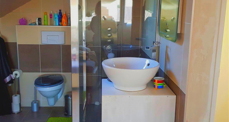 Villa en triplex avec bureau, au cœur des vignobles et des pommiers  image 8