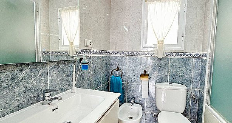 Appartement rénové meublé disponible de suite dans une station balnéaire  image 5