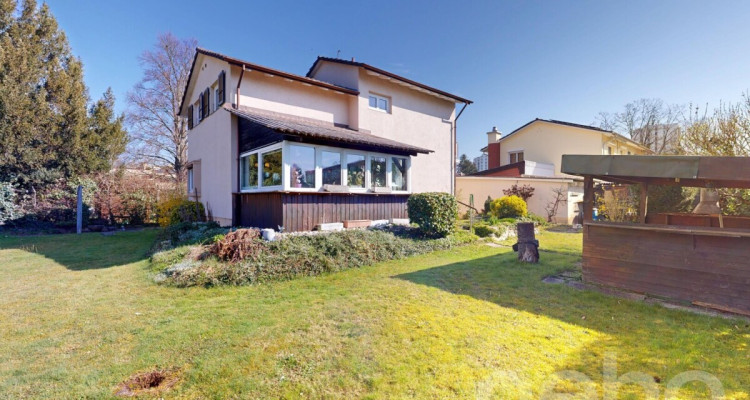 Freistehendes 5-Zimmer EFH mit viel Potenzial und grossem Garten image 1