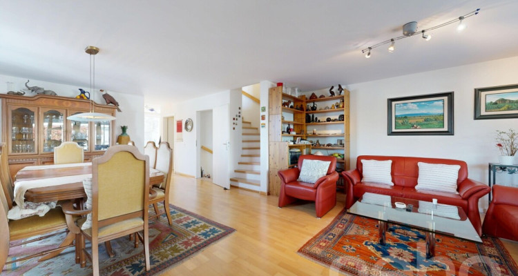 Attraktives 5.5-Zimmer Reiheneckhaus mit pflegeleichtem Garten image 2