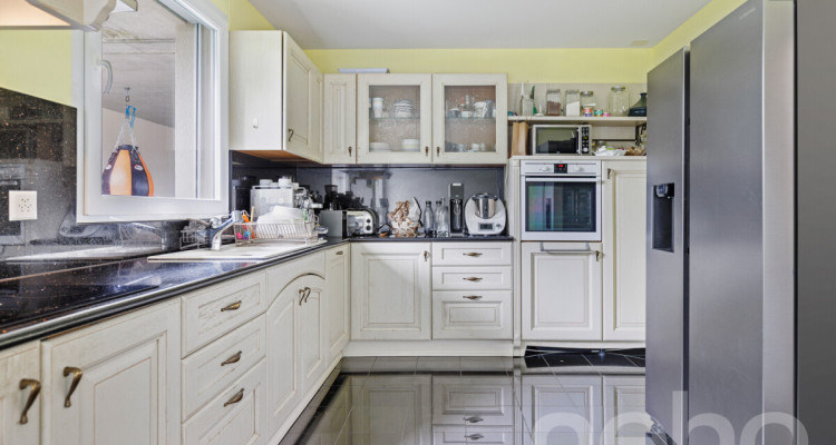 Exclusif : Grande villa de 3 logements avec piscine image 5