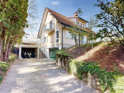 Cadre serein et luminosité exceptionnelle pour cette maison familiale image 12