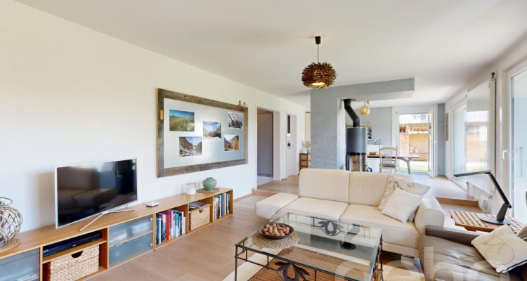 Cadre serein et luminosité exceptionnelle pour cette maison familiale image 2