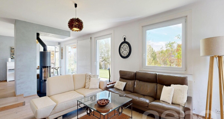 Cadre serein et luminosité exceptionnelle pour cette maison familiale image 3