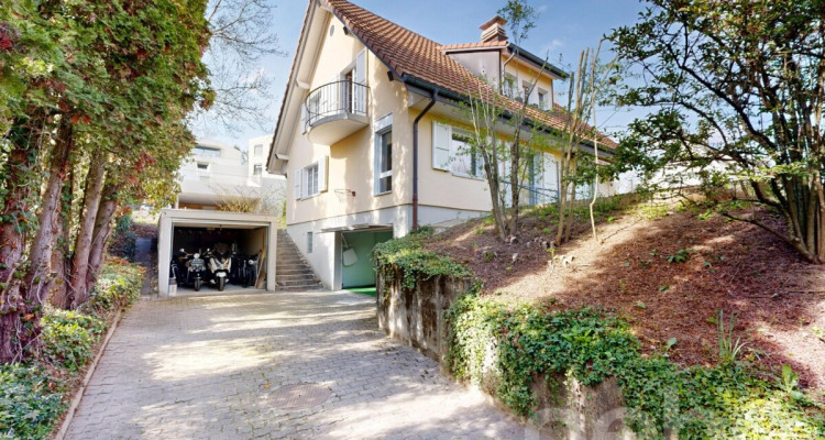 Cadre serein et luminosité exceptionnelle pour cette maison familiale image 12