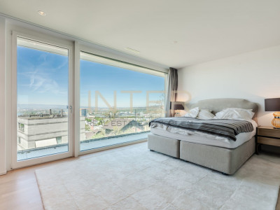 Exklusive 4.5-Zimmer-Terrassenwohnung mit direktem Liftzugang und See-, Berg- und Stadtsicht in Zug image 11