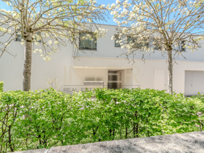 Reserviert: Exklusive 4.5-Zimmer-Terrassenwohnung mit direktem Liftzugang und See-, Berg- und Stadtsicht in Zug image 6