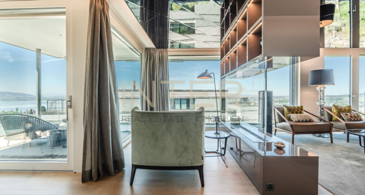 Exklusive 4.5-Zimmer-Terrassenwohnung mit direktem Liftzugang und See-, Berg- und Stadtsicht in Zug image 2