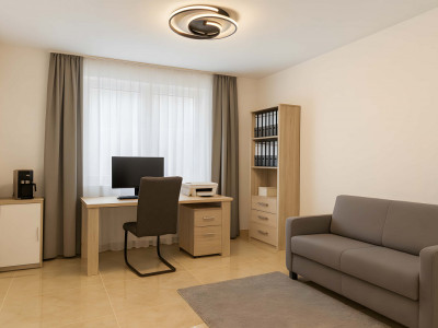 Appartement rénové avec goût – marbre dans toutes les pièces de vie image 2