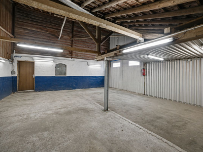Grange à rénover avec de beaux volumes et potentiel de transformation en plusieurs appartements image 3