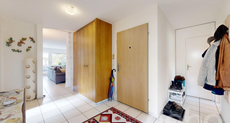 Stilvolle 4.5-Zimmer Wohnung mit Balkon in Nidau image 5