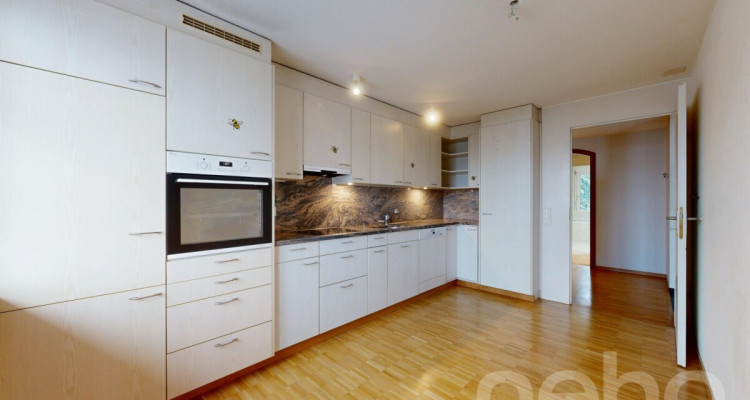 Charmante 5.5-Zimmer-Wohnung mit Potenzial im Herzen von Weinfelden image 3