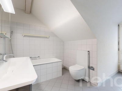 Grosszügige 3.5-Zimmer-Dachwohnung mit viel Licht und Raumhöhe image 9