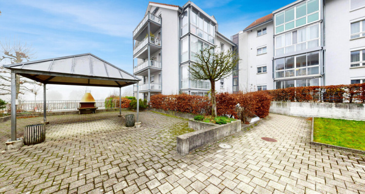 Grosszügige 3.5-Zimmer-Dachwohnung mit viel Licht und Raumhöhe image 3